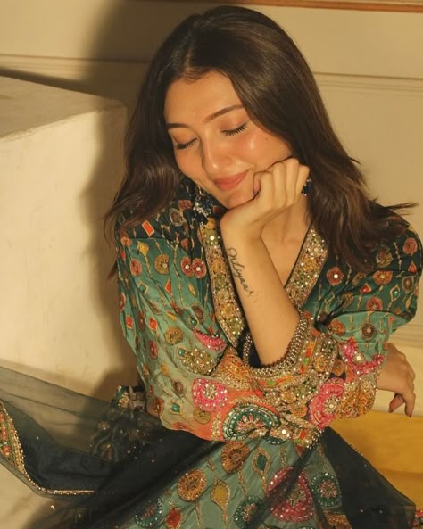 Cute Girls Pic DPs for WhatsApp & Instagram