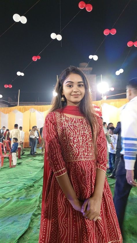 Cute Girls Pic DPs for WhatsApp & Instagram